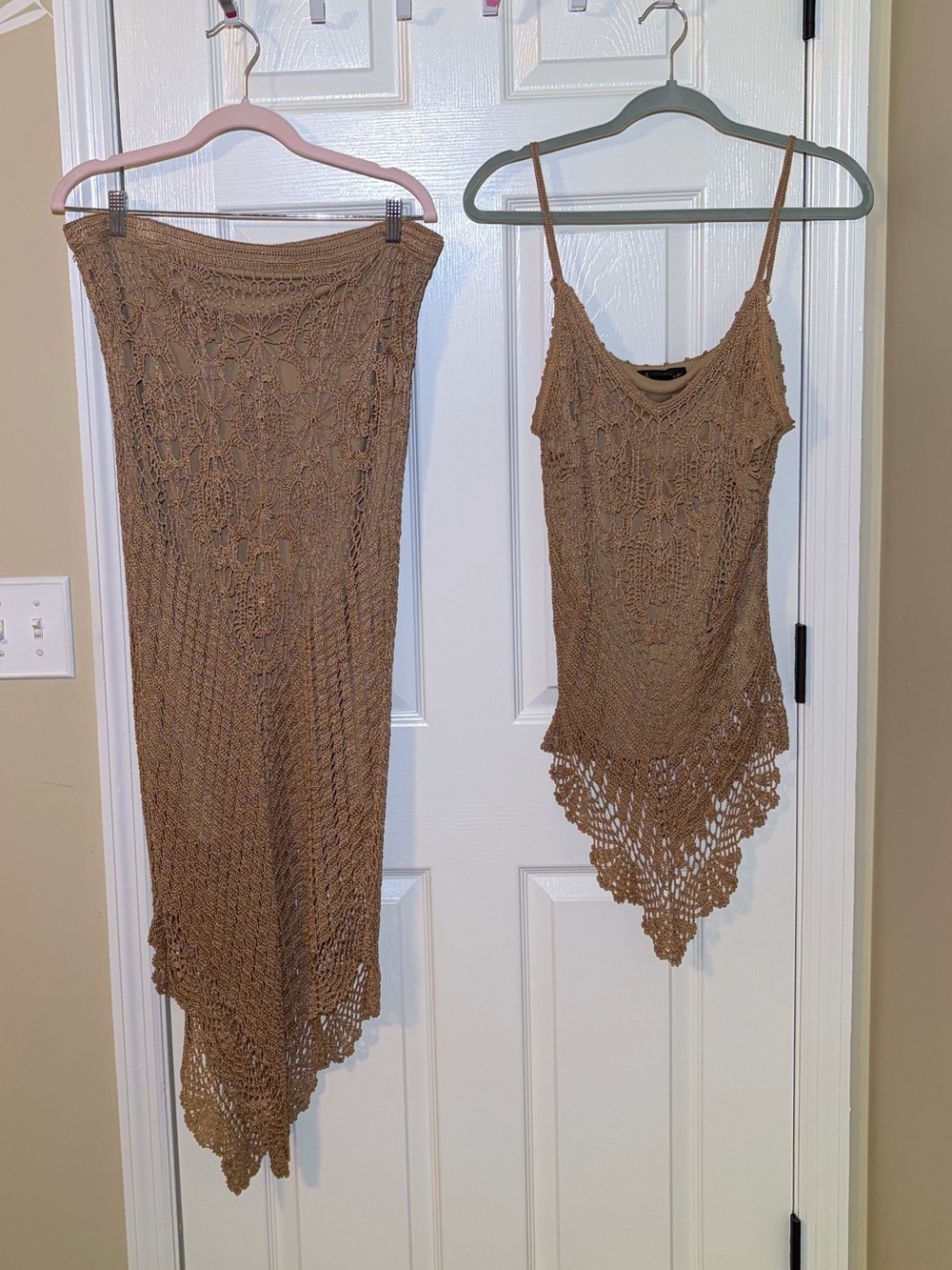 Ashley Stewart Crochet 2-Piece Cocoa Tan Lined Top & Skirt with Angled Hem. Med